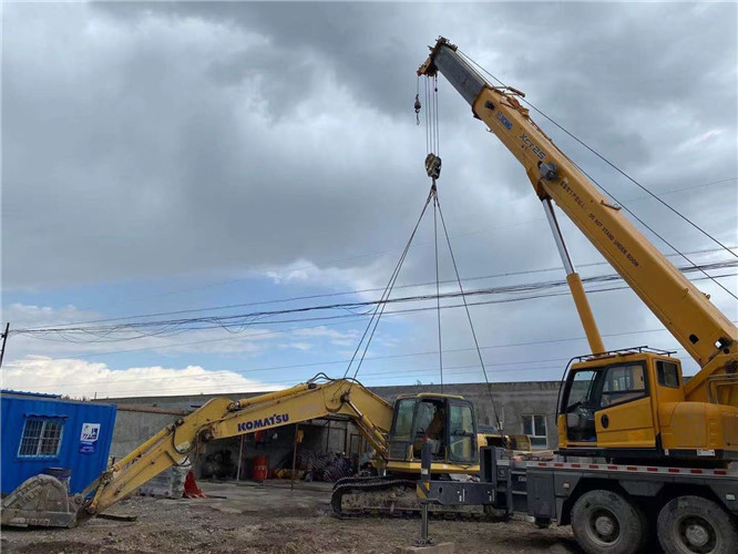 昆明市25吨吊车的工作半径是多少？